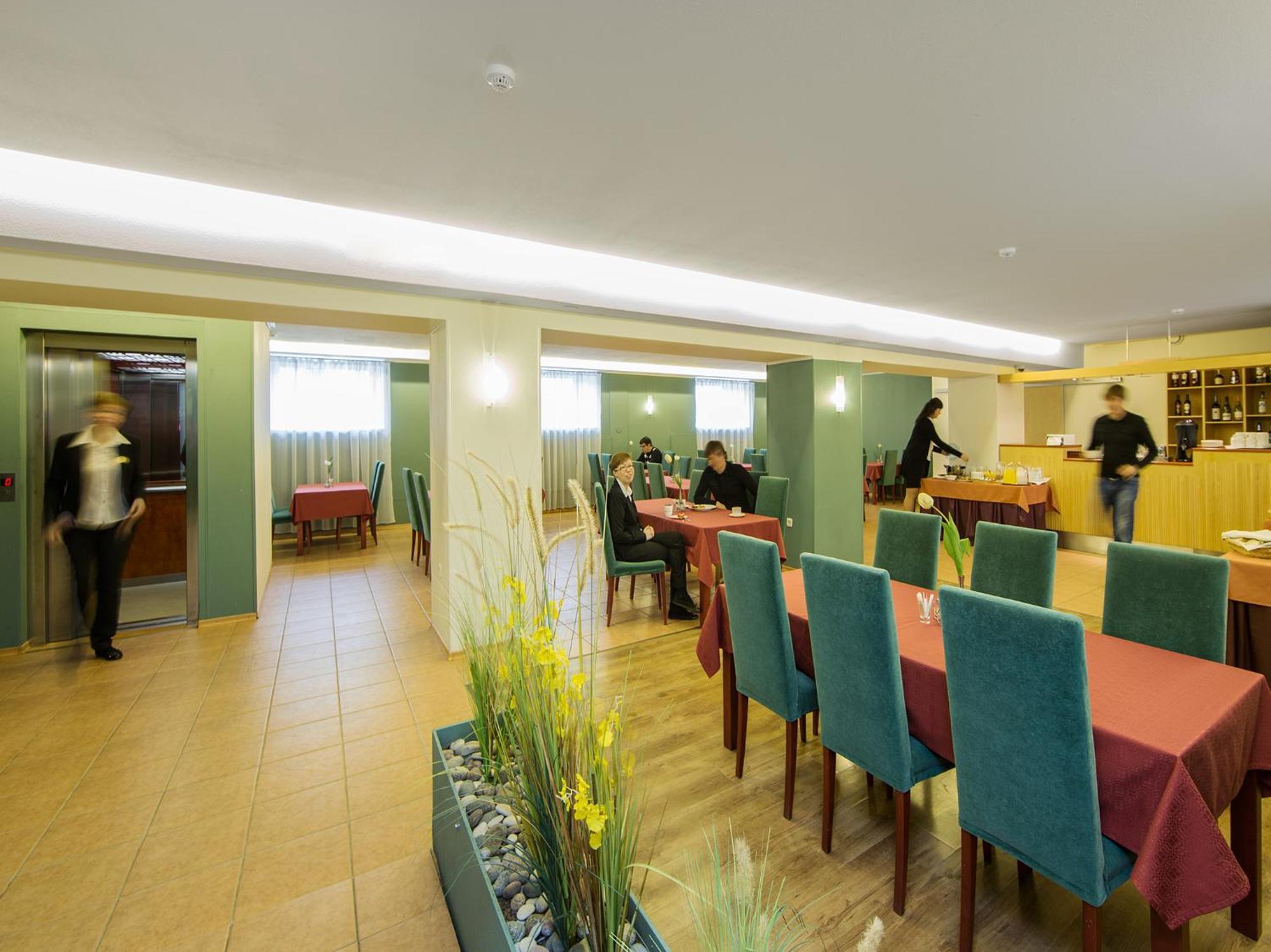 Arabella Hotel Kuressaare Exterior foto